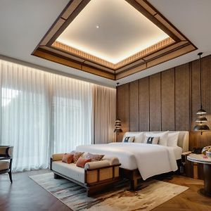 Tropical Suite